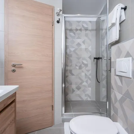 Apartment Aaa & With Free Parking