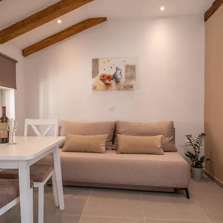 Apartment Aaa & With Free Parking