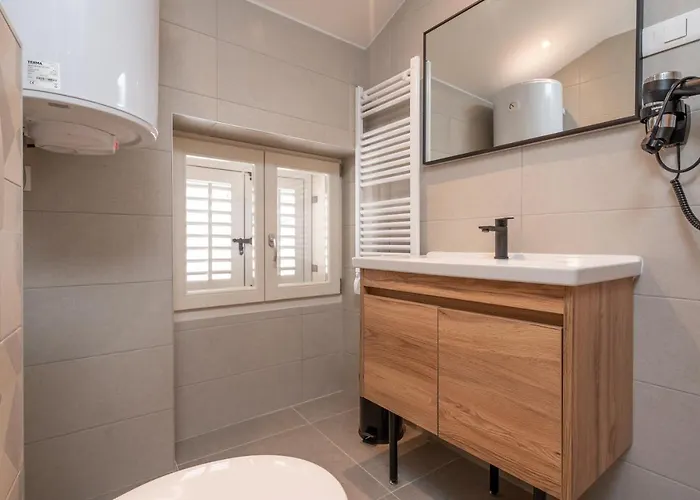 Aaa & With Free Parking - Reservation Needed Daire Pula